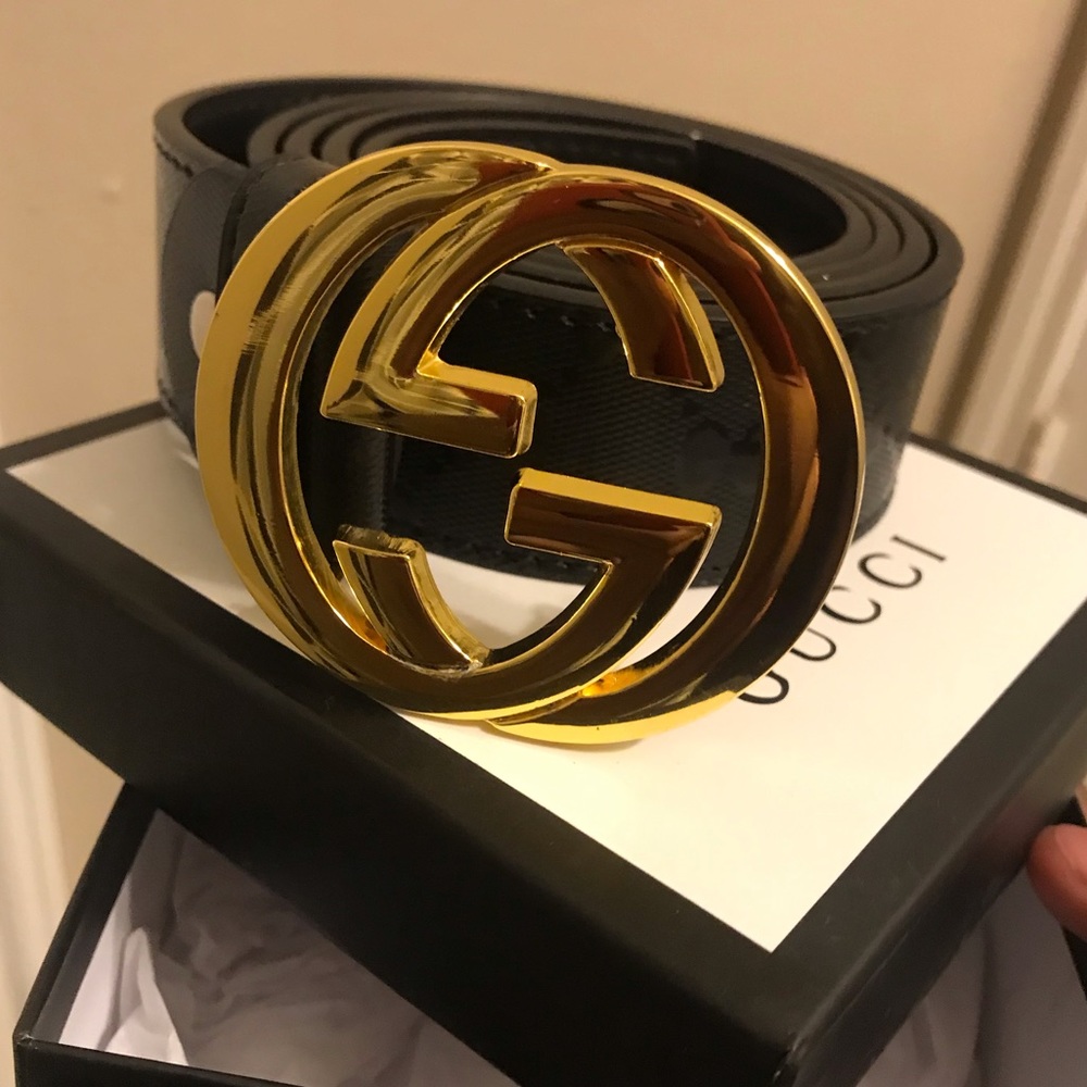 A Gucci Belt Thats Brand New never worn